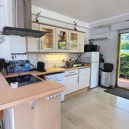Spacious 3 Bedroom Apartment Great Pool 5Min To Jlp Beach Ideal For 2 Families