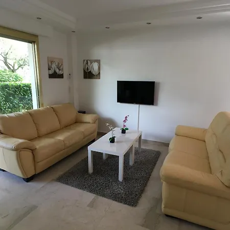 Spacious 3 Bed App With Pool 5min To Jlp Ideal For 2 Families Or 8 People Apartment *