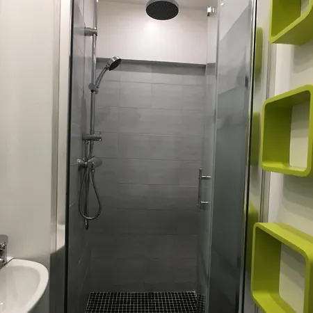 Apartament Spacious 3 Bed App With Pool 5min To Jlp Ideal For 2 Families Or 8 People *