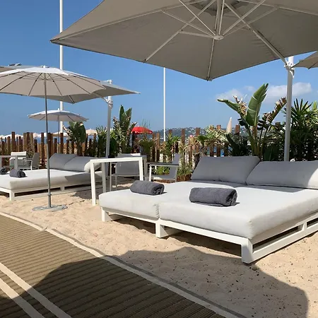 Spacious 3 Bedroom Apartment Great Pool 5Min To Jlp Beach Ideal For 2 Families
