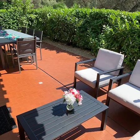 Apartament Spacious 3 Bed App With Pool 5min To Jlp Ideal For 2 Families Or 8 People