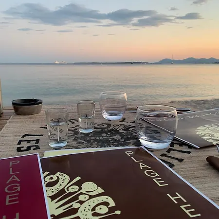 Spacious 3 Bed App With Pool 5min To Jlp Ideal For 2 Families Or 8 People *